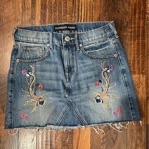 Embroidered denim skirt